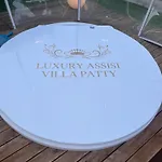 Patty Con E Piscina *
