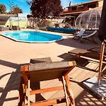 Patty Con E Piscina *