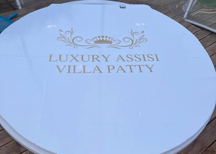 Patty Con E Piscina *